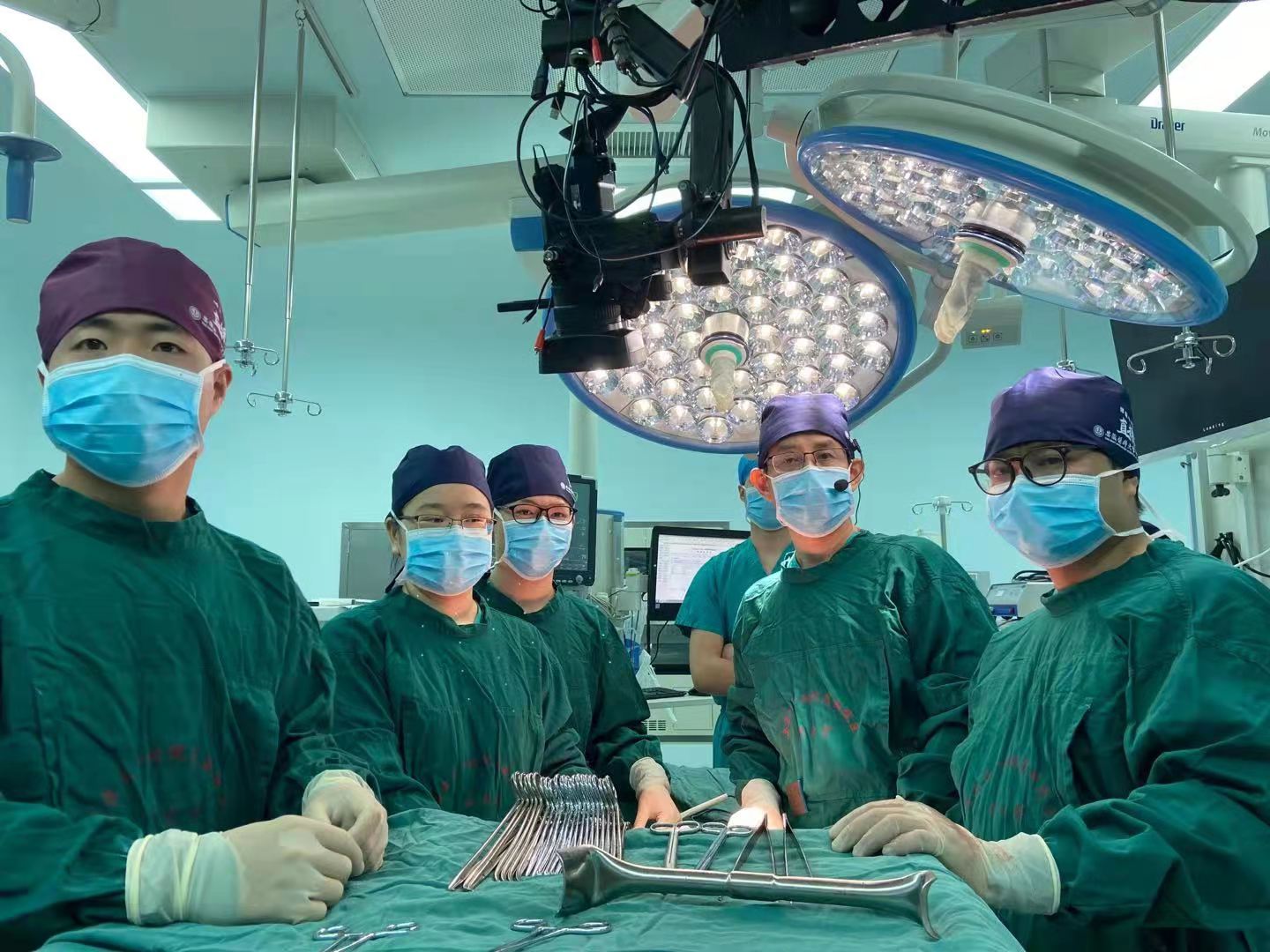 妇科圆满完成2021年博鳌外科手术直播